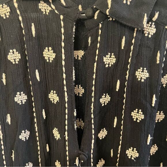 Amuse Society Elegant Embroidered Long Sleeve Blouse Size Small - Picture 4 of 6